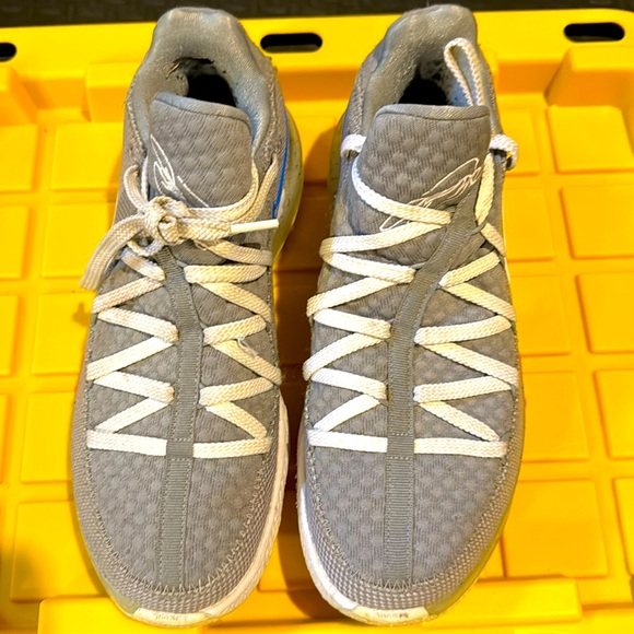 Lebron 17 Low Mens Nikes Size 10.5 - Picture 1 of 8